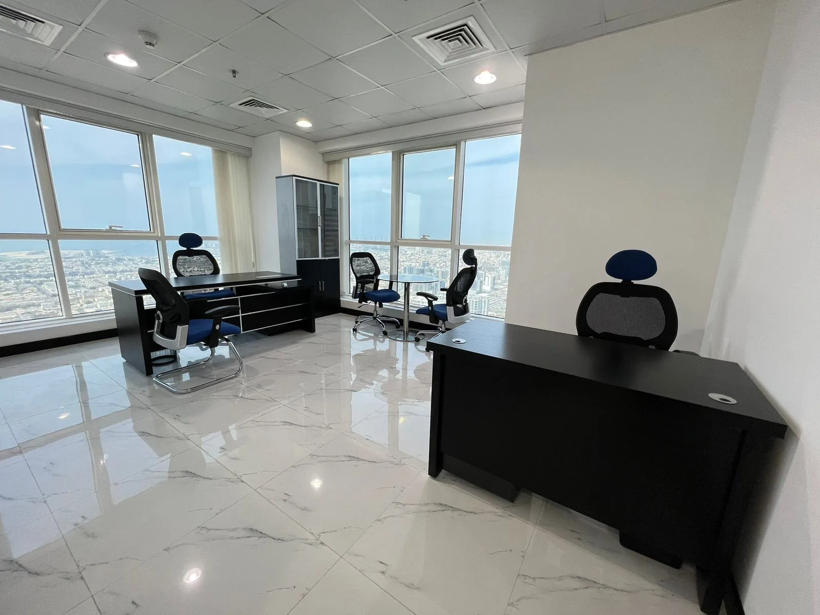 Panoramic private office